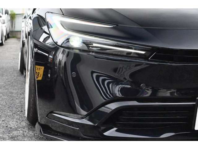 【LEDヘッドライト】暗い夜道や視界の悪い日でも快適ドライブが楽しめます♪見た目もかっこよく見えますよ☆レンズ周りはLEDイルミ内蔵♪