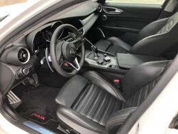 シンプルな運転席