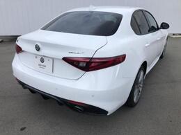 ボディーカラーはアルファホワイト