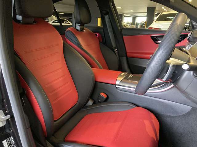 全国へのご納車を承っておりますので遠隔地のお客様にもご安心いただけます。（費用に関しましては、別途お見積りさせていただきます。）勿論、日本全国の正規ディーラーにて保証が受けられます。