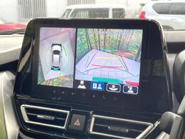 【全方位モニター用カメラ】専用のカメラにより、上から見下ろしたような視点で360度クルマの周囲を確認することができます☆死角部分も確認しやすく、狭い場所での切り返しや駐車もスムーズに行えます。