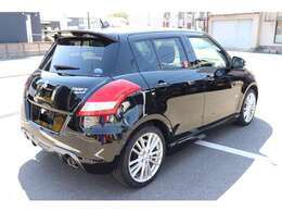 大阪府寝屋川市で40年！安心と実績のスズキ寝屋川販売株式会社です。認証工場完備。オイル交換から車検・修理・鈑金・レンタカーまで、安心してご来店下さい♪