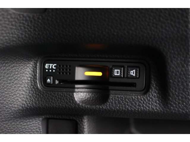 もちろんETC付きでビルトインタイプを装備！見た目もスマート♪高速道路の料金所も楽々通過♪