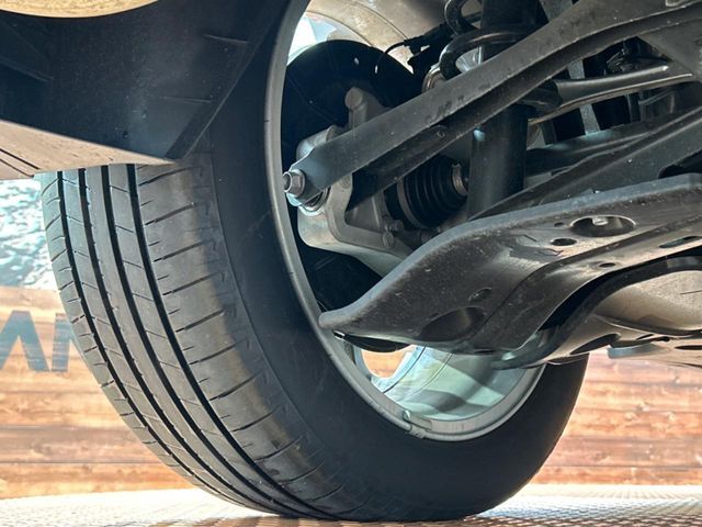 お車を安心してお乗りいただく為には、足回りの定期点検が欠かせません。サービスサポート（有償保証）では無料点検もご提供しており、安心のカーライフをお過ごしいただけるサポート体制が整っています。