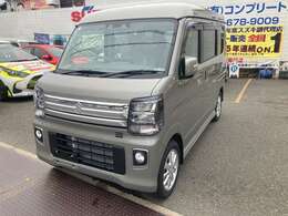 新色のモスグレーメタリック車ご入庫です！ターボ付きエンジンでパワフルな走り！新型のCVTの採用で優れた燃費を実現！前席や後席、荷室もゆとりがある広さです！お仕事からプライベートまで大活躍な一台です！