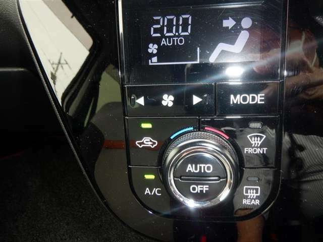●オートエアコン●で、風の温度や風量などを自動調整♪　温度設定するだけで、車内温度を保ちます☆