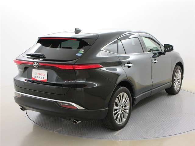 1年間走行距離無制限の「ロングラン保証」が付いてます。年式は問わず全国約5000ヶ所のトヨタのお店で保証修理を受けることができます。