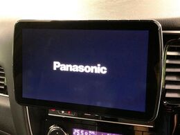 【大画面ナビ】人気の大型9インチナビを装備。存在感のある大画面はインパクト大！ナビ利用時のマップ表示は見やすく、テレビやDVDは臨場感がアップ！いつものドライブがグッと楽しくなります♪