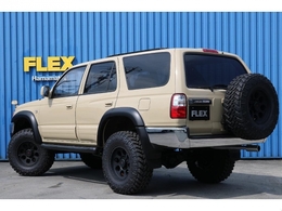 ベージュ×ブラックでまとまったお洒落な1台です。