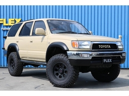 ワイドボディのリフトアップ車は迫力がありますね。