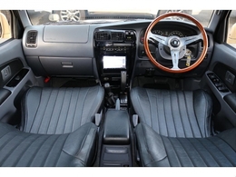 オートマ車両となりますのでAT限定免許の方でもお乗り頂けます。