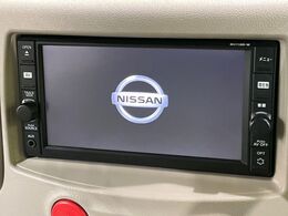 【純正ナビ】人気の純正ナビを装備しております。ナビの使いやすさはもちろん、オーディオ機能も充実！キャンプや旅行はもちろん、通勤や買い物など普段のドライブも楽しくなるはず♪