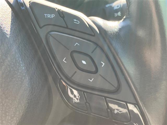 【　ステアリングスイッチ　】手元のスイッチでナビ操作が可能です！！非常に便利な機能です。取り付けのナビによってはオプション設定となっております！詳しくはスタッフまで♪