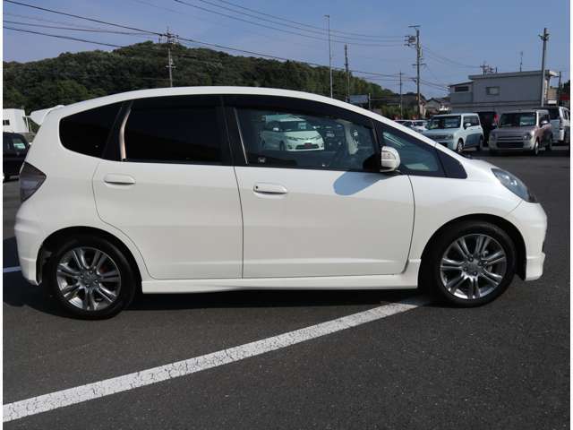 遠方の方もお気軽にお問合せください♪遠くて来店が難しいお客様でも、丁寧に車両状態を説明致します！また、お車の写真等をご希望の方もお気軽にお問合せ下さい♪★陸送費も安価にて提供、実績多数有★