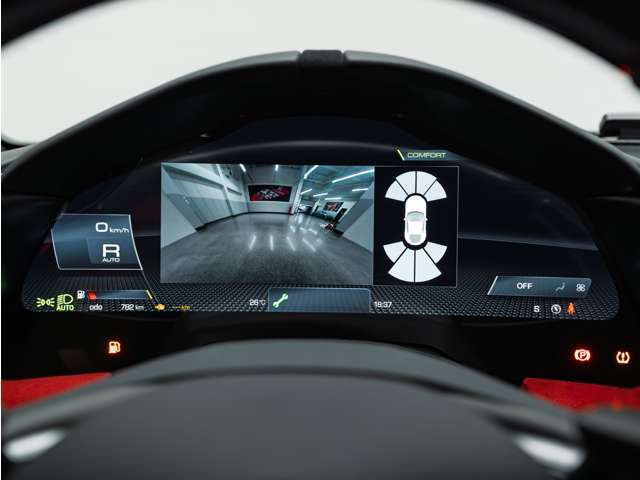 バックカメラもついておりますので駐車も安心です。