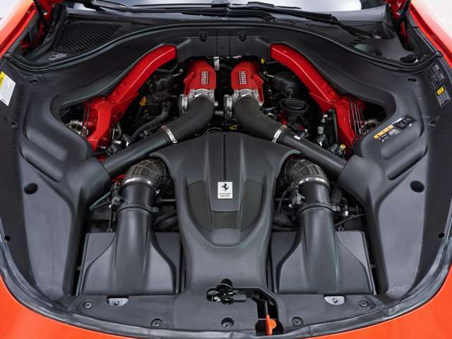3.8L V8ツインターボエンジン。620PSを発揮します。