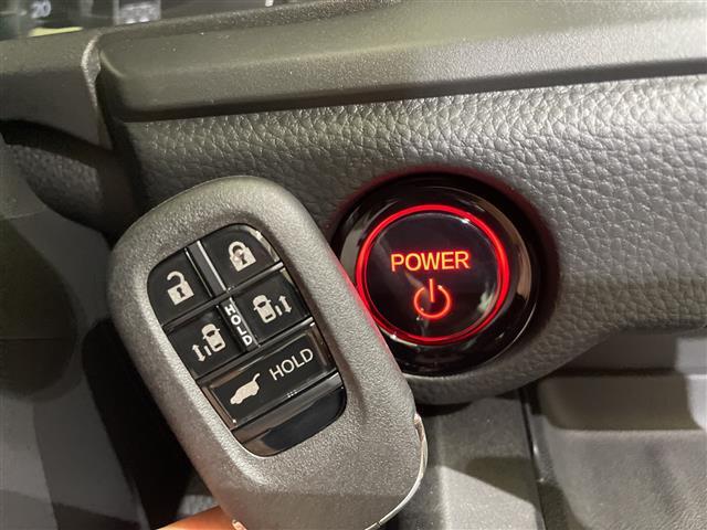 【スマートキー（エンジンスタートストップスイッチ）】スマートキー（電子キー）を持っていれば、スイッチを押すだけでエンジンをかけることができます！