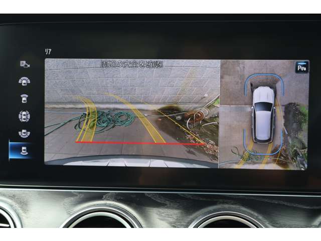 真上から見下ろすように周囲の状況を映像で把握できる360度カメラシステム！狭い道路や車庫入れの際に見えない死角をカバーしてくれます！