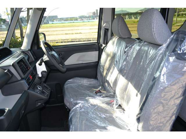 キズの詳細やお車の装備などお車の状態で気になることがございましたらお気軽にお問合せ下さい！出来る限りわかりやすく説明致しますので是非宜しくお願い致します！