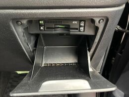 【ETC】高速道路の料金所をストレスなく通過！話題のスポットやサービスエリアに多い「スマートIC」利用時は必須のアイテムです。当店でセットアップを実施、ご納車当日からすぐにご利用いただけます！