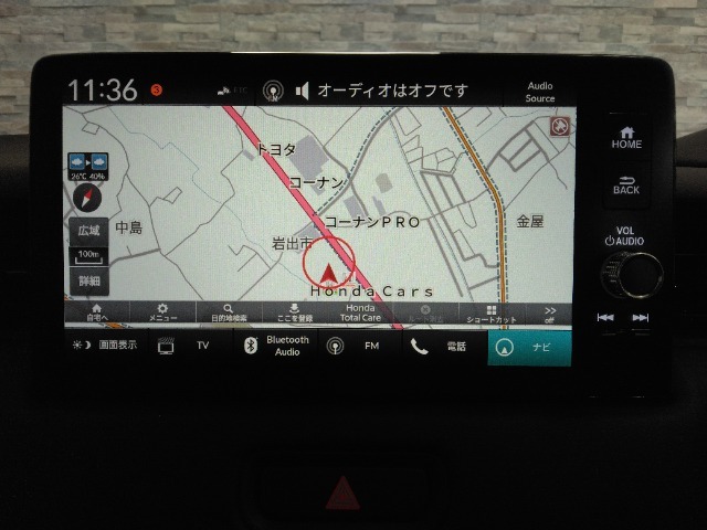 純正ナビが搭載されています。初めての道も安心ですね。Bluetooth接続可能！