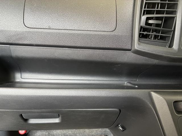 実用的な収納が、車内の各所にあります♪