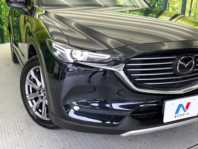【LEDヘッドライト】悪天候や夜間走行時も良好な視界を確保し安心して運転できる高輝度LEDヘッドライトを装備！点灯速度が早く、消費電力も抑えられています。