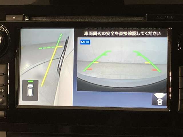 【バックカメラ】あると便利なバックカメラ装備！駐車時に後方がリアルタイム映像で確認できます。立体駐車場や夜間の車庫入れ時に大活躍！運転スキルに関わらず、今や必須となった装備ですね♪