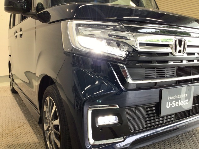 【LEDヘッドライト】ディスチャージヘッドライト（HID）と同等の明るさで、夜道や雨天走行が明るく視界良好！！　フォグライトも装備で、安心感さらにUPです♪安心ドライブを楽しんで下さい♪