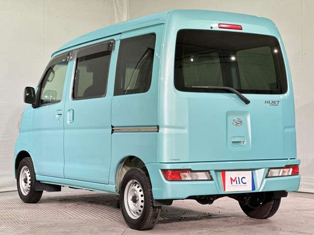 納車前にはスタッフによってピカピカに仕上げてご納車致します。オプションでガラスコーティングなどオススメ品も格安で承ります！