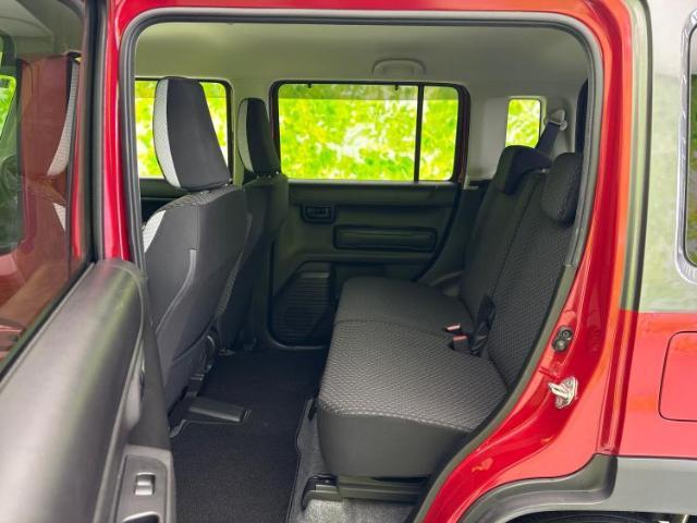 WECARSでは各商談席に大型モニターをご用意しております！見やすい大画面でゆったりと全国の在庫をご覧いただけます！是非ご来店お待ちしております！