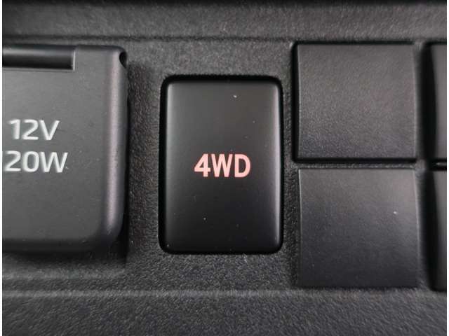 4WD車です！