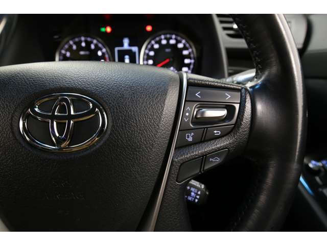 【レーダークルーズコントロール】高速道路での長距離走行が楽に♪自動で速度を保つクルーズコントロールが、衝突軽減システムと連携し、前方の車両を感知して車間を保つように速度調節してくれます！！