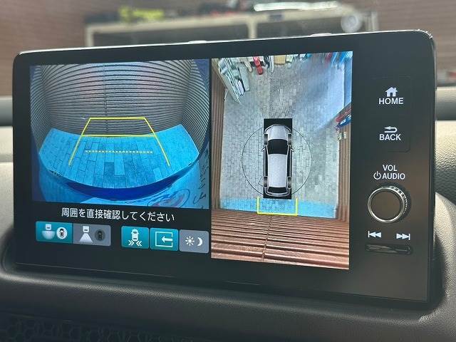 【アラウンドビューモニター】全周囲カメラで危険察知。狭い駐車場でも安心して駐車できますね。