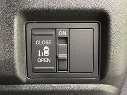 【パワースライドドア】スマートキーや運転席のスイッチでスライドドアの開閉が可能♪電動だから力を入れてドアを開ける必要が無く、小さいお子様でも、重い荷物を持っている時もラクに開け閉めできます♪