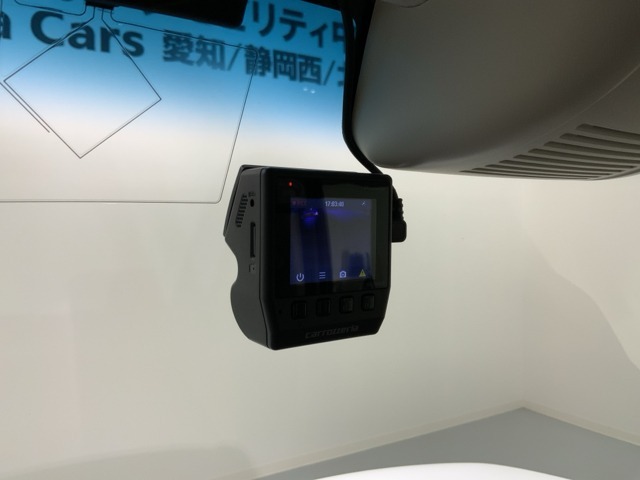 万が一の事故のときもドライブレコーダーがあると安心です。ご利用になる場合は個人情報保護の観点より新品の対応SDカードをお求め下さい。