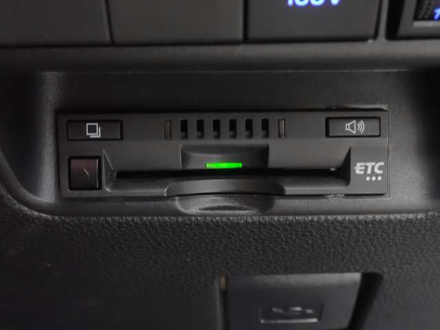 トヨタセーフティセンス・LEDヘッドライト・スマートキー・純正ディスプレイオーディオ・バックカメラ・Bluetooth・ETC・ドライブレコーダー・AC電源100V/1500W