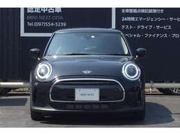 MINI NEXT大分では最大100項目の厳正な納車前点検を行い安心・安全なカーライフをお届け致します。