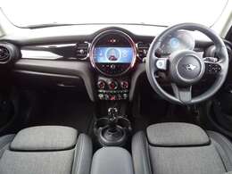 ★全国の正規ディーラーにて、対応可能な認定中古車保証付となります。アフターメンテナンスもお近くの正規ディーラーで可能でございます。遠方の方もご安心してお選びいただけます。