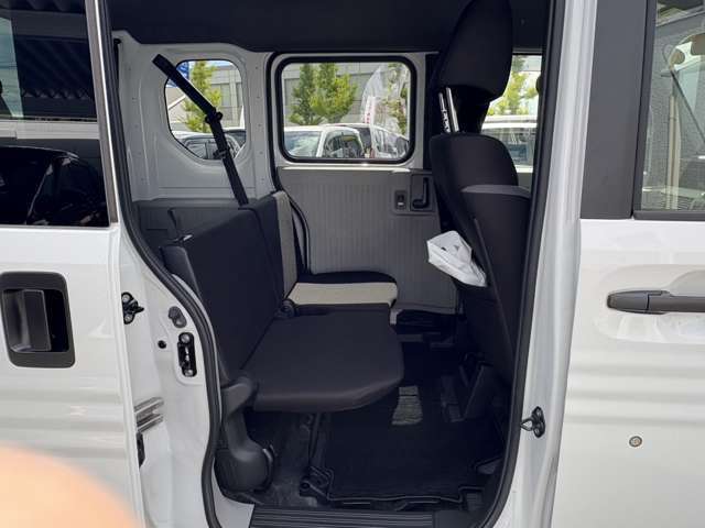 気になるお車があれば是非お問い合わせください。ご来店納車、ご自宅への配送納車等お客様のご都合に合わせたご対応をさせていただきます。