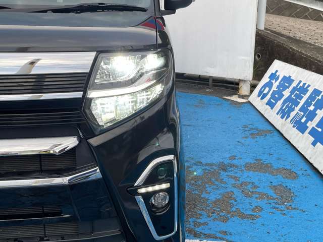 最終モデル　特別仕様車　純正8インチSDナビ　バックカメラ　フルセグ　DVD　BT　ドラレコ　ETC　両側電動扉　左右シートヒーター＆シートバックテーブル　専用ハーフレザーシート　オートリトラミラー