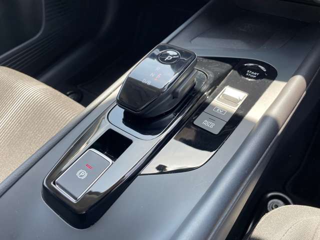操作しやすいe-POWER専用シフト！
