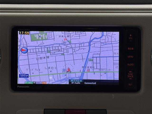 【Stradaナビ】Panasonicのカーオーディオブランド・ストラーダのナビが装着されています。ナビ利用時のマップ表示は見やすく、テレビやDVDは臨場感がアップします！