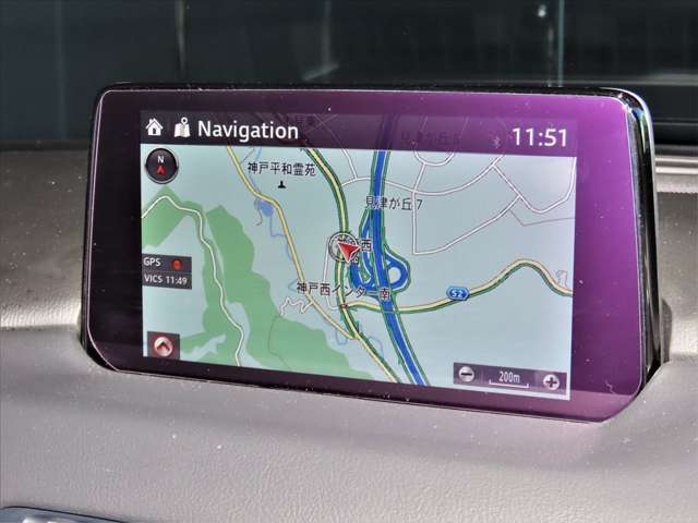 純正のマツダコネクトナビを装着、多彩な機能と簡単操作で全国の案内が出来ます。