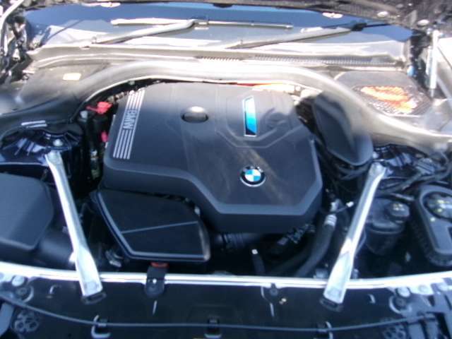 当社ではコーティングも承っております！BMWがお勧めいたしますイノベクションコーティングは塗装面を守りながら新車時の深い光沢と重厚なツヤを保ち続けることができます。愛車を長く綺麗な状態でお乗り頂けます！