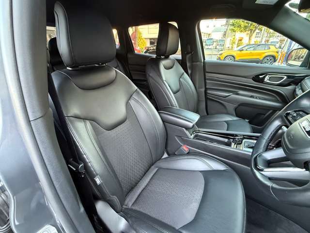 内装：車両の状態やシートのよれ等、お気付きの箇所がございましたらお写真にてお送り致しますのでお気軽にお申し付けくださいませ
