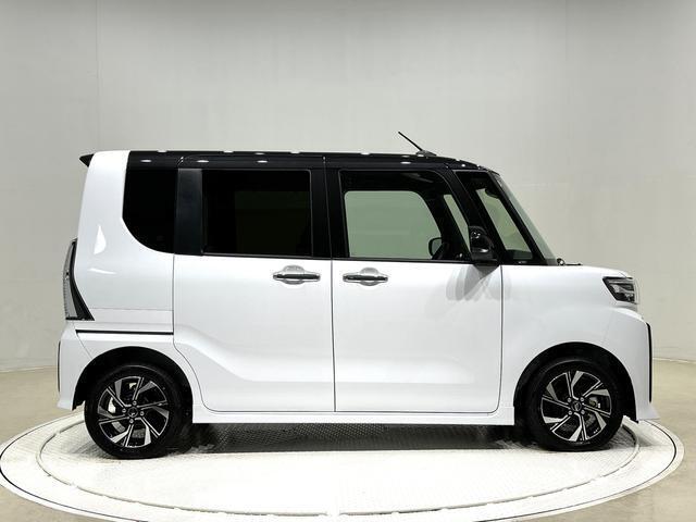 ドアは約90度に開くので荷物も積み込みやすく、乗り降りもしやすい♪　ロングドライブも快適に過ごせる工夫がいっぱいです♪♪