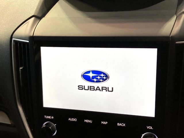 【純正ビルトインナビ】インテリアに溶け込むスタイリッシュな「専用設計ナビ」を装備♪視認性や操作性など基本性能にも優れ、より上質なカーライフをお楽しみいただけます。