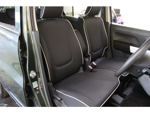 内装ももちろん、当社のお車は全て納車前にキレイにクリーニングさせて頂きます☆お車に快適にお乗り頂けるように、弊社スタッフが真心込めてクリーニングいたします☆★