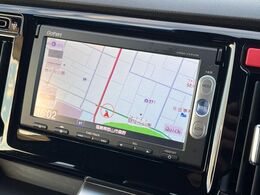 【純正ナビ】人気の純正ナビを装備。オーディオ機能も充実しており、Bluetooth接続すればお持ちのスマホやMP3プレイヤーの音楽を再生可能！毎日の運転がさらに楽しくなります！！